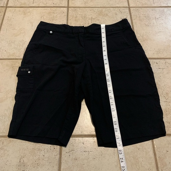 Izod Black Cargo Bermuda Shorts size 12-14 - Picture 5 of 6